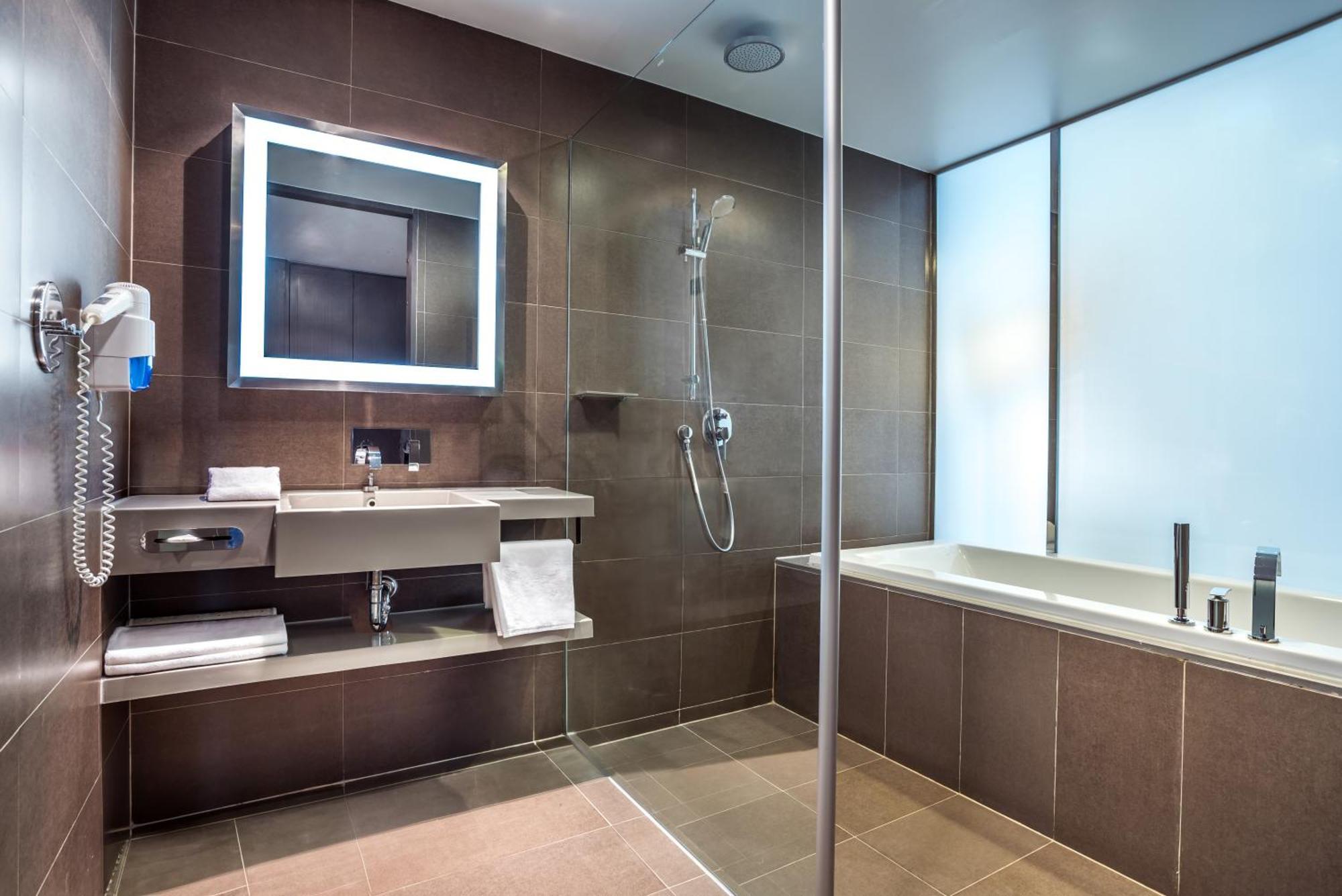 Junior King Suite
