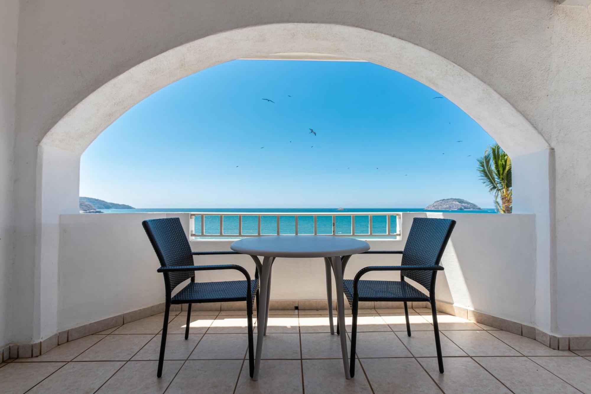 Family Room with Sea View