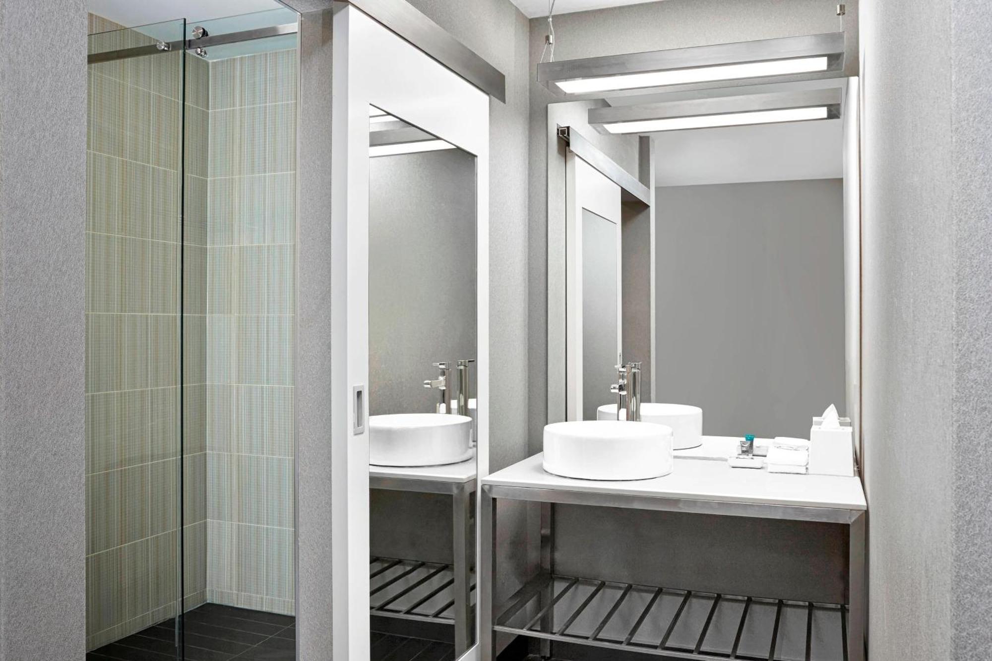 Quarto Aloft com 1 Cama Queen-size