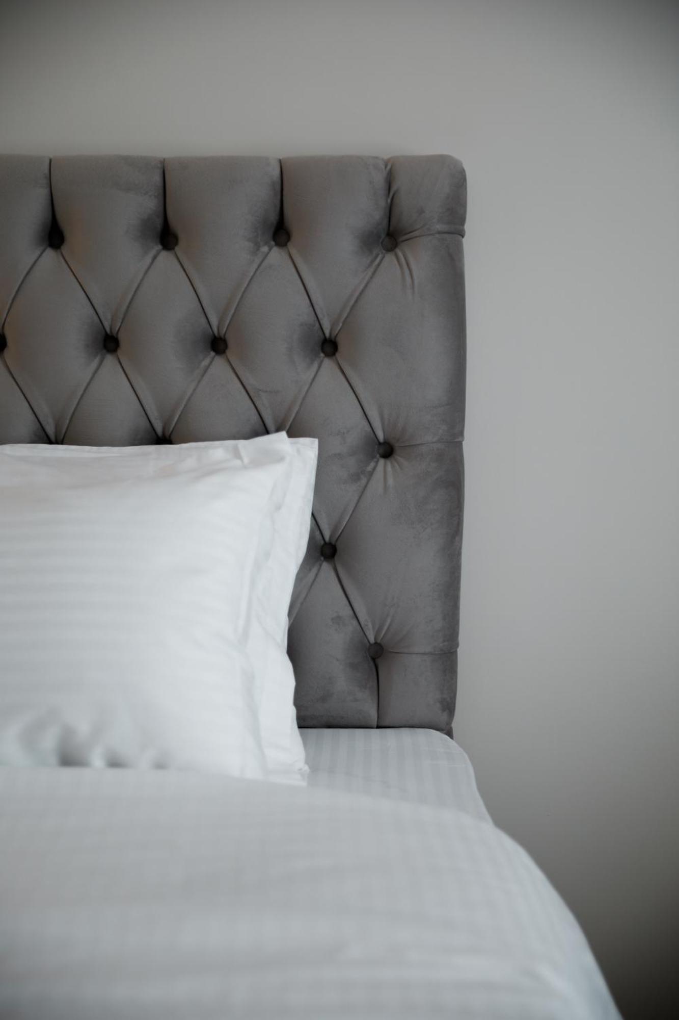 Double Room,1632182486:JPEG