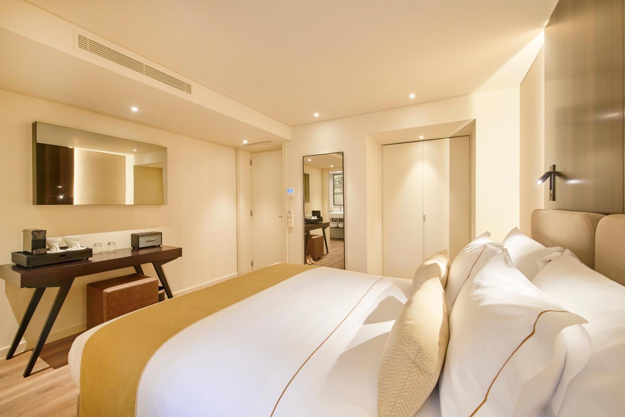 Double Room Interior View,1635929421:JPEG