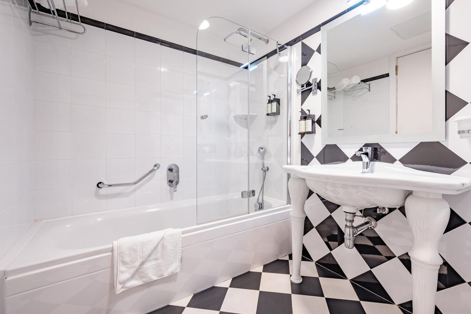Chambre Double ou Lits Jumeaux avec Balcon