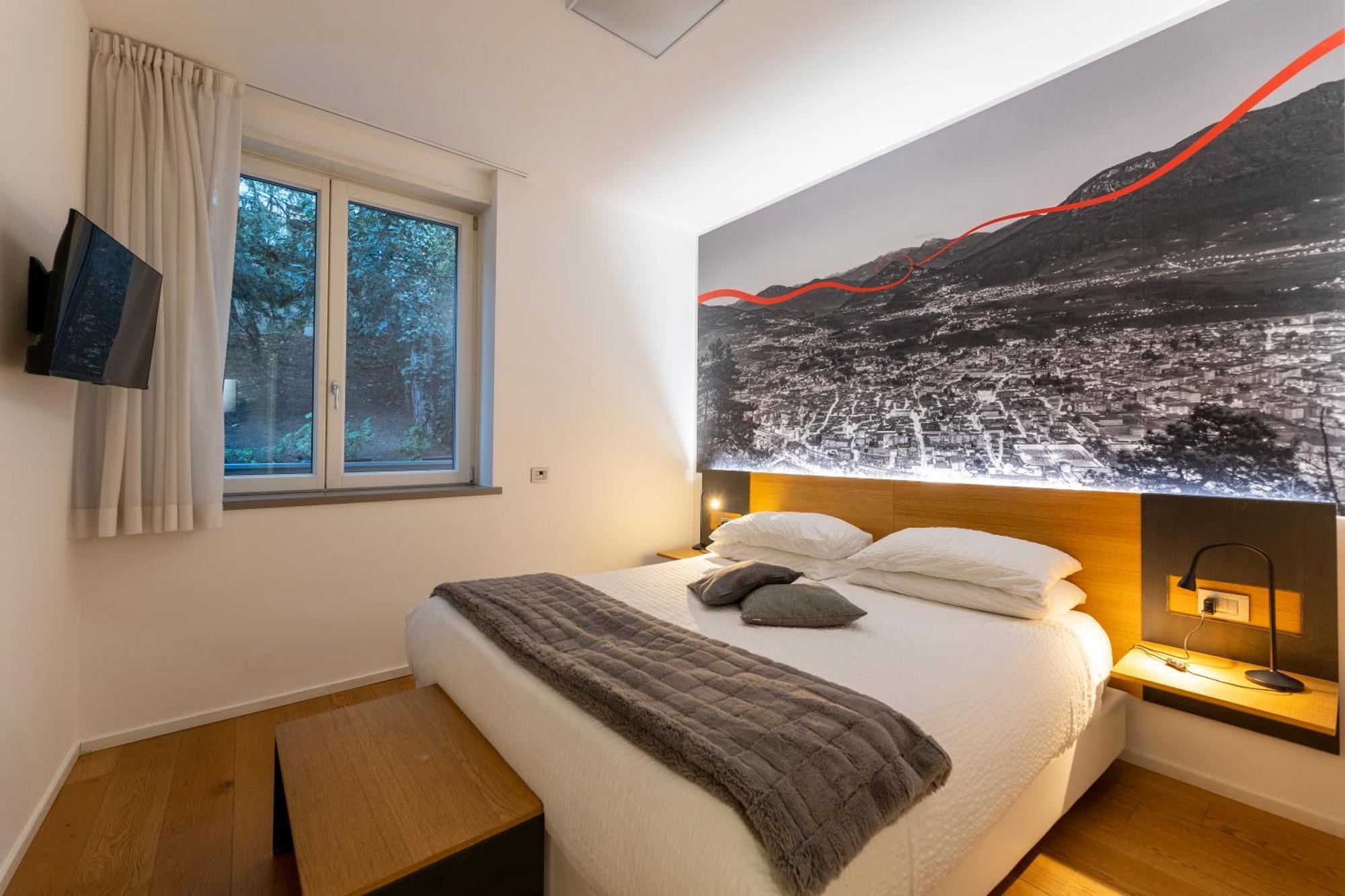 Quarto Econômico com Cama de Casal ou 2 de Solteiro