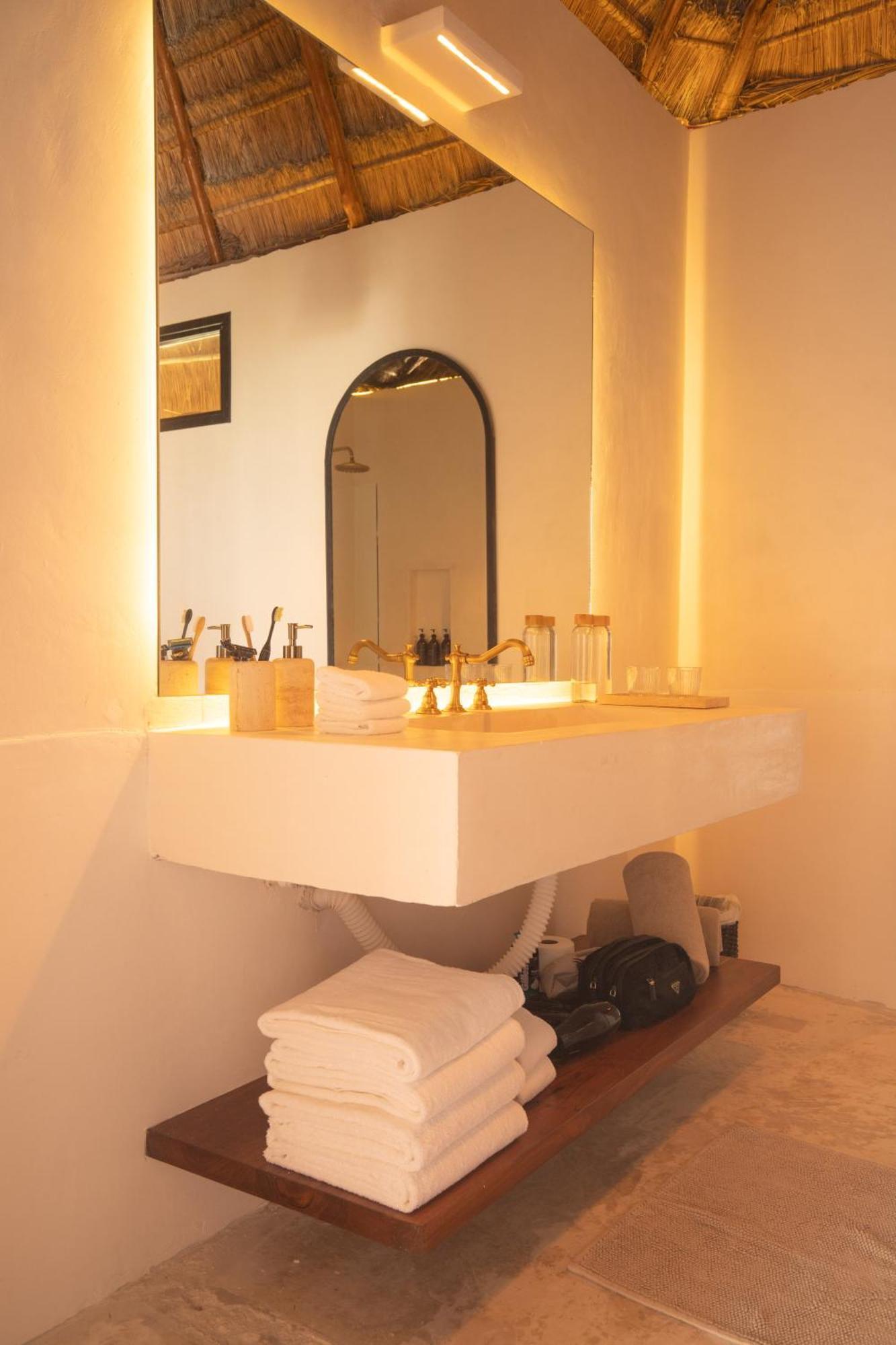 Suite with Private Pool,1639470645:JPEG