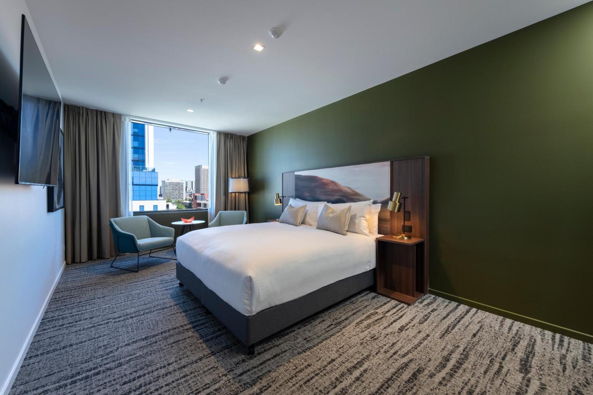 Deluxe King Corner Room