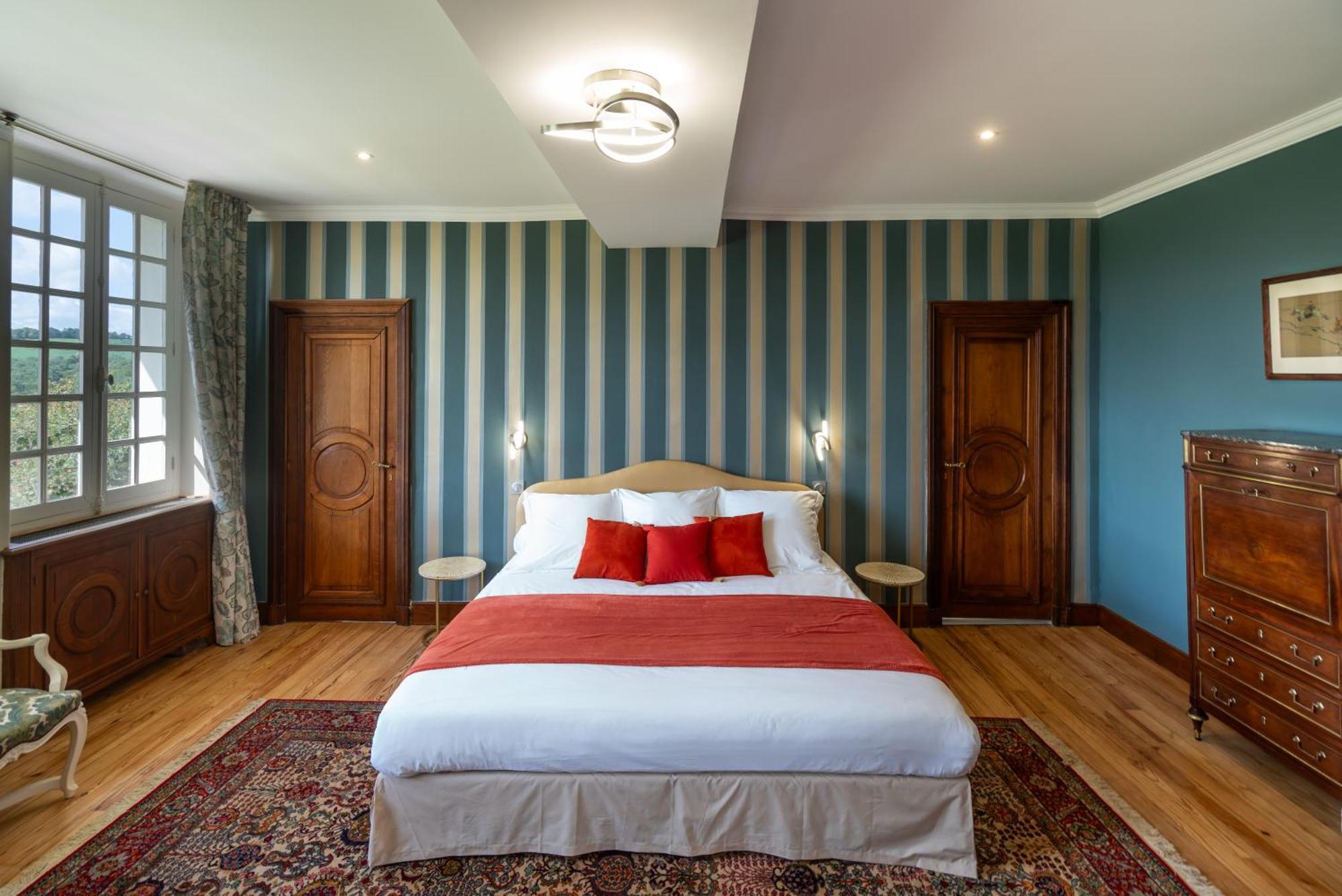Deluxe King Suite,1643010648:JPEG