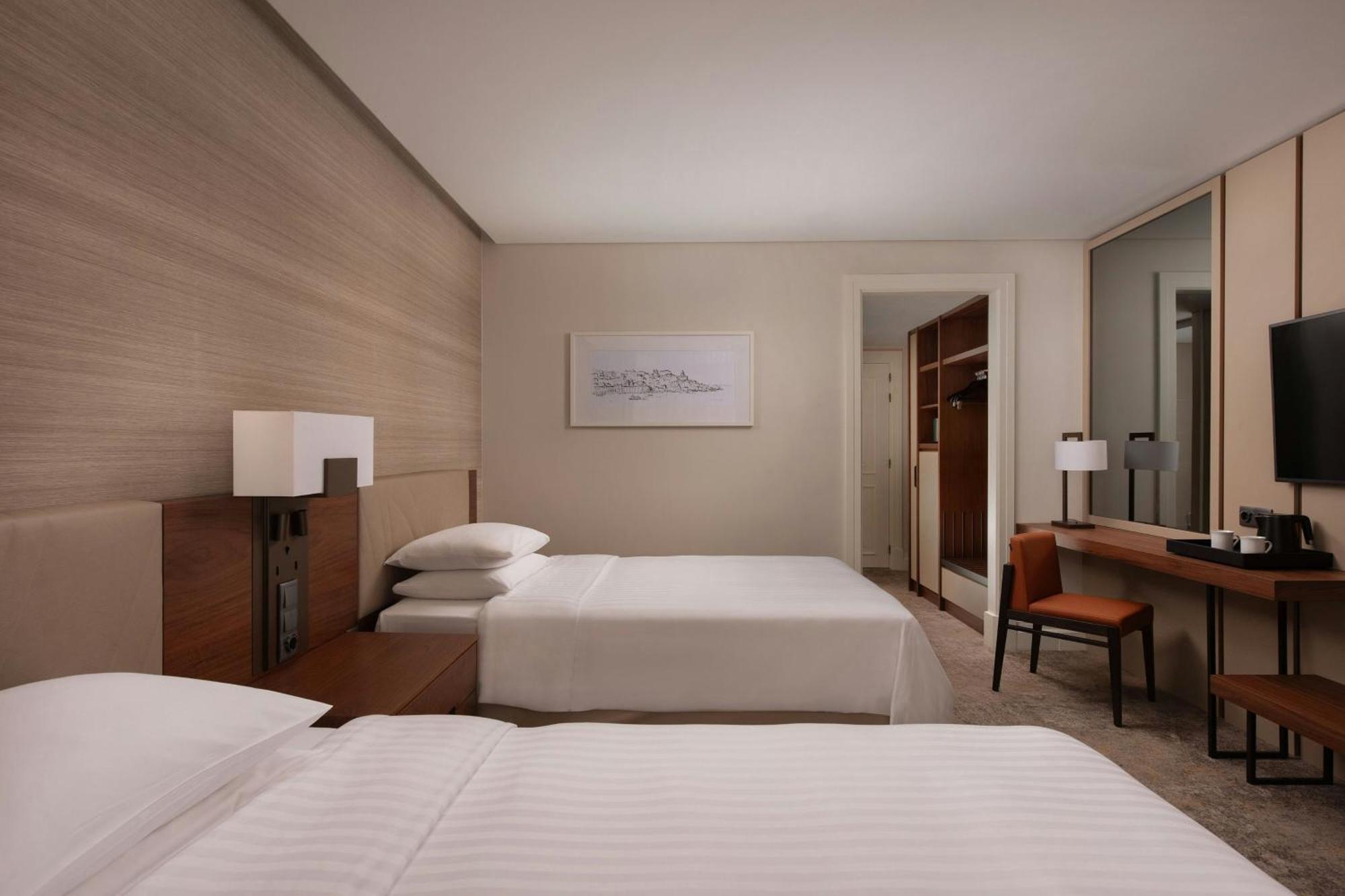 Signature Twin Guest room 2 Twins Balcony