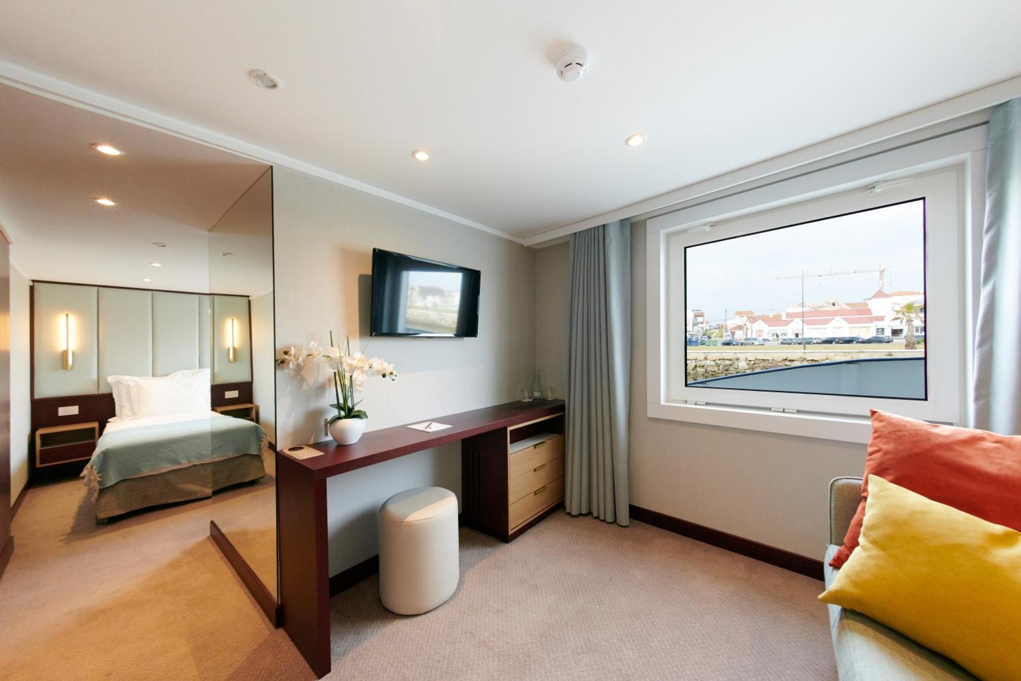 Cabin Suite City View