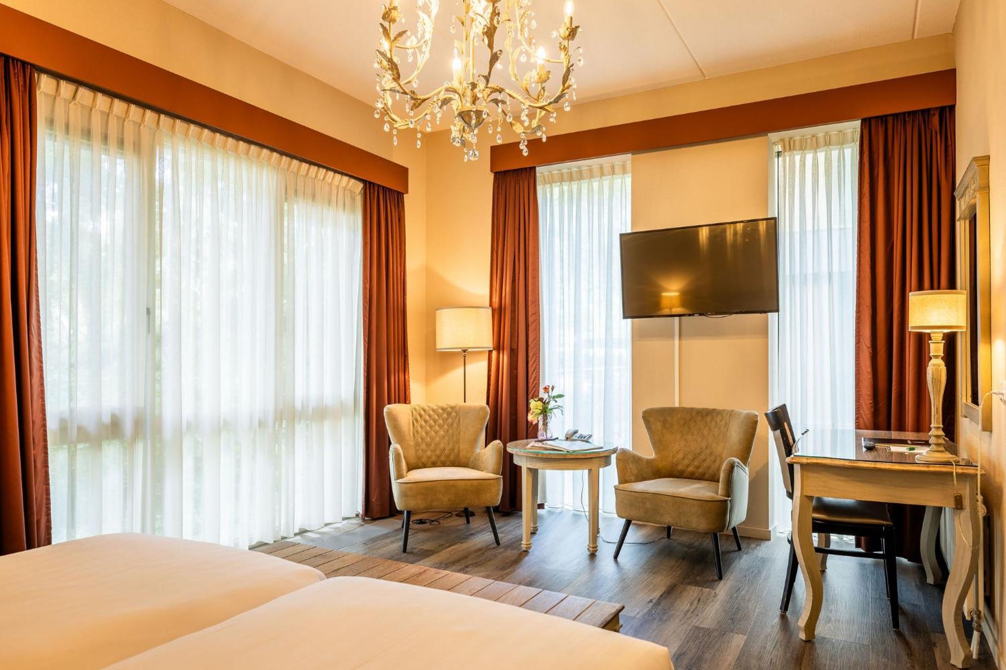 Deluxe Suite