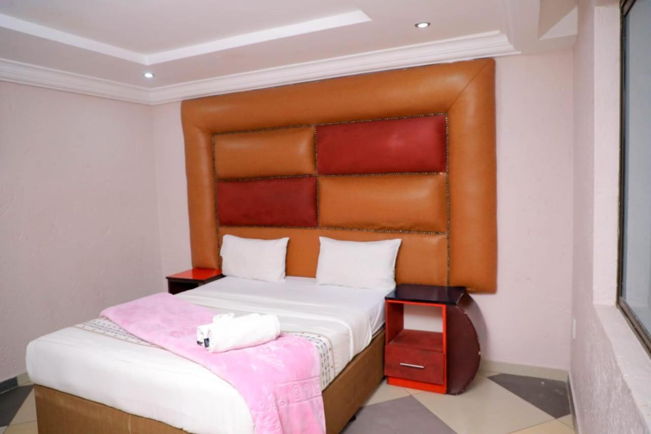 Standard King Room
