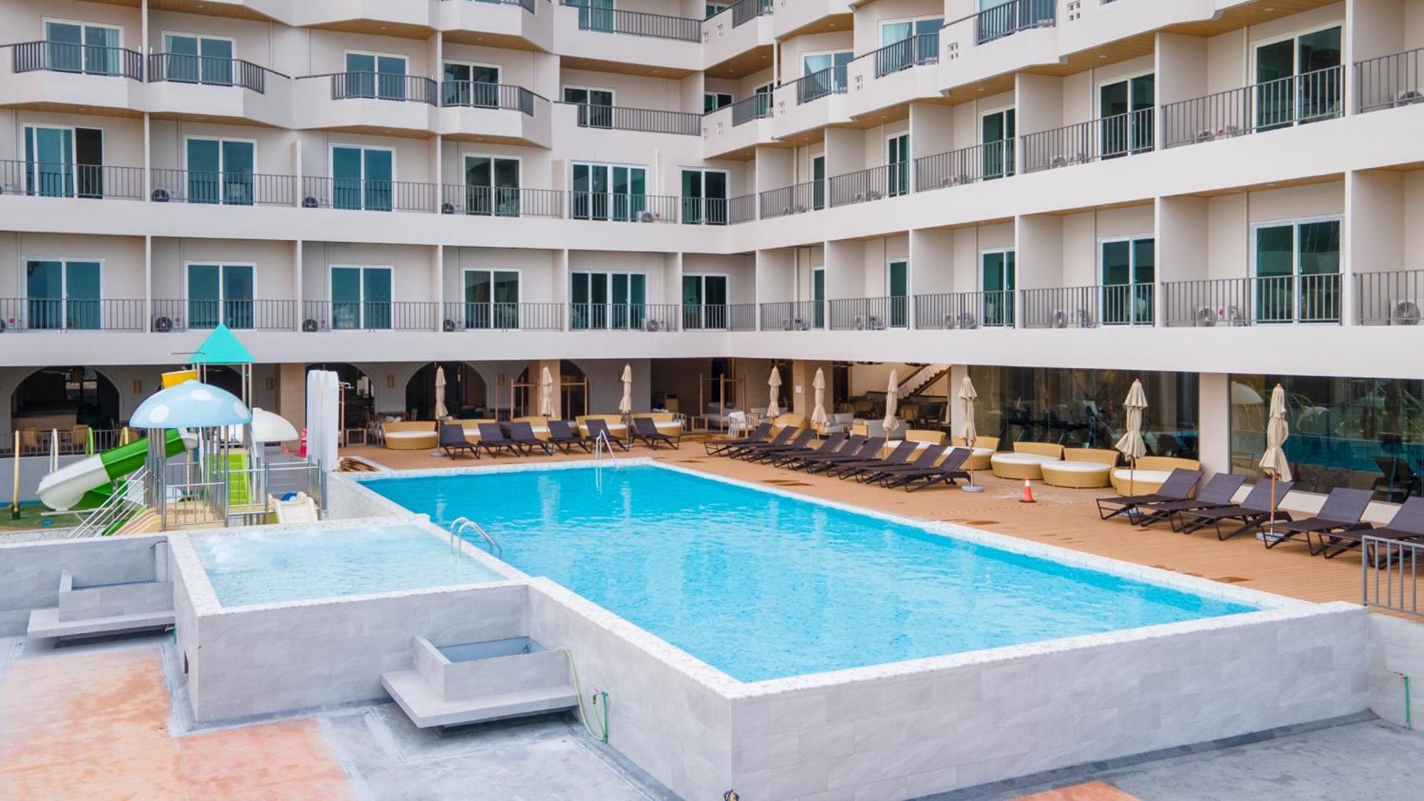 Deluxe Double or Twin Room with Pool View,1722915363:JPEG