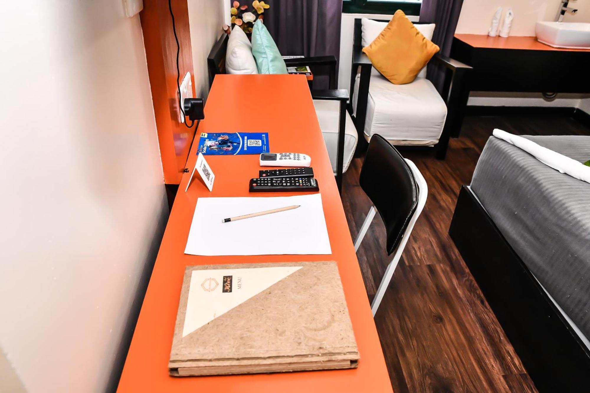 Superior Double Room Return Airport Transfer on Food & Beverage