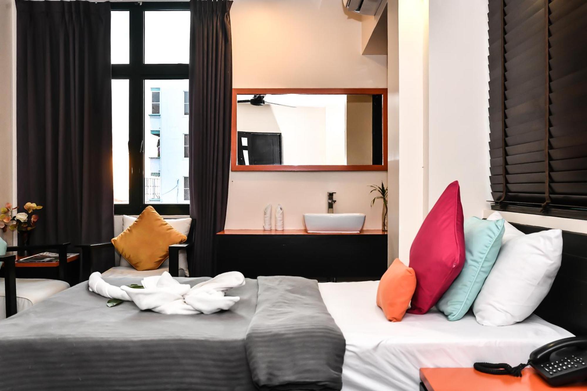 Superior Double Room Return Airport Transfer on Food & Beverage