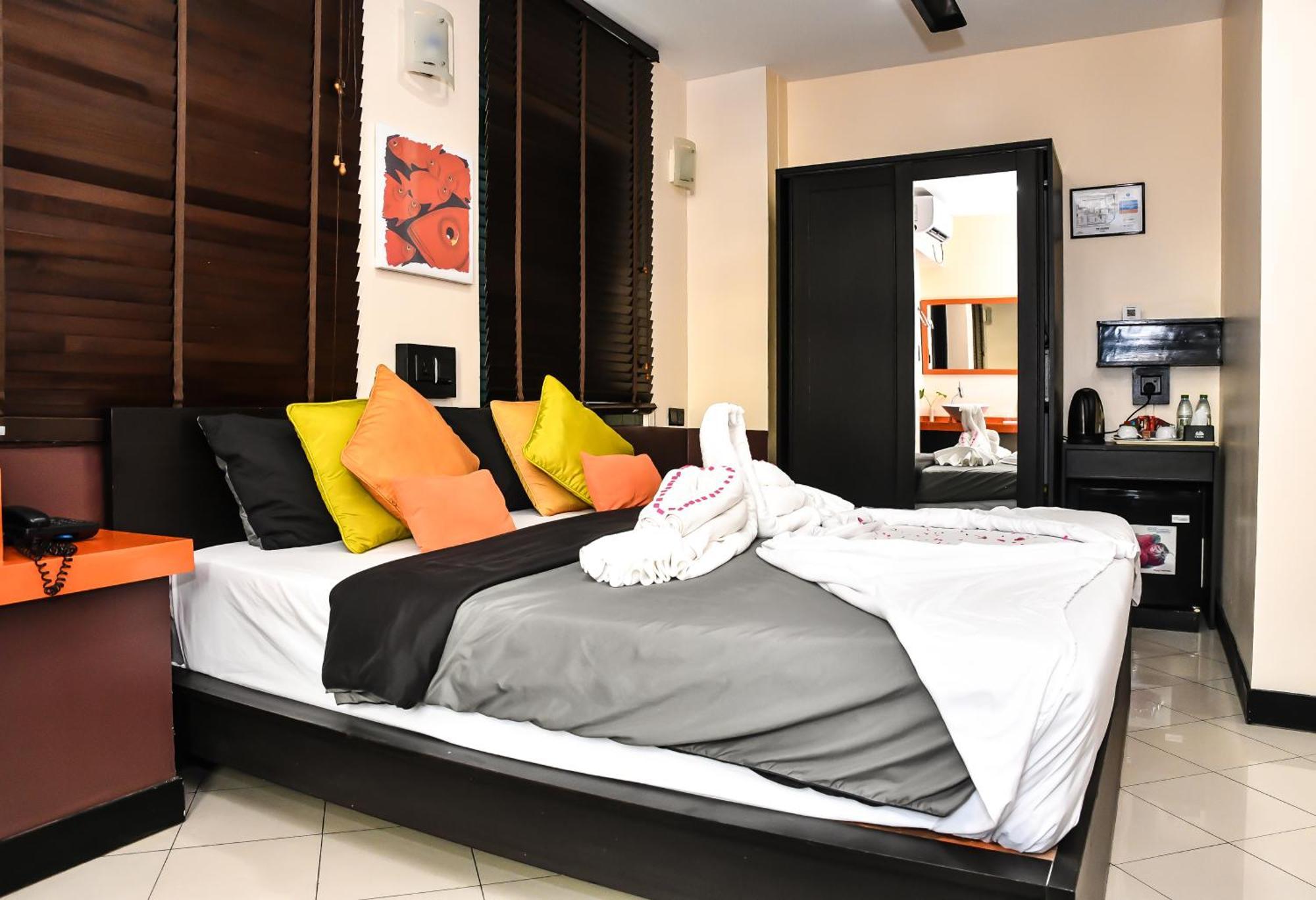 Superior Double Room Return Airport Transfer on Food & Beverage