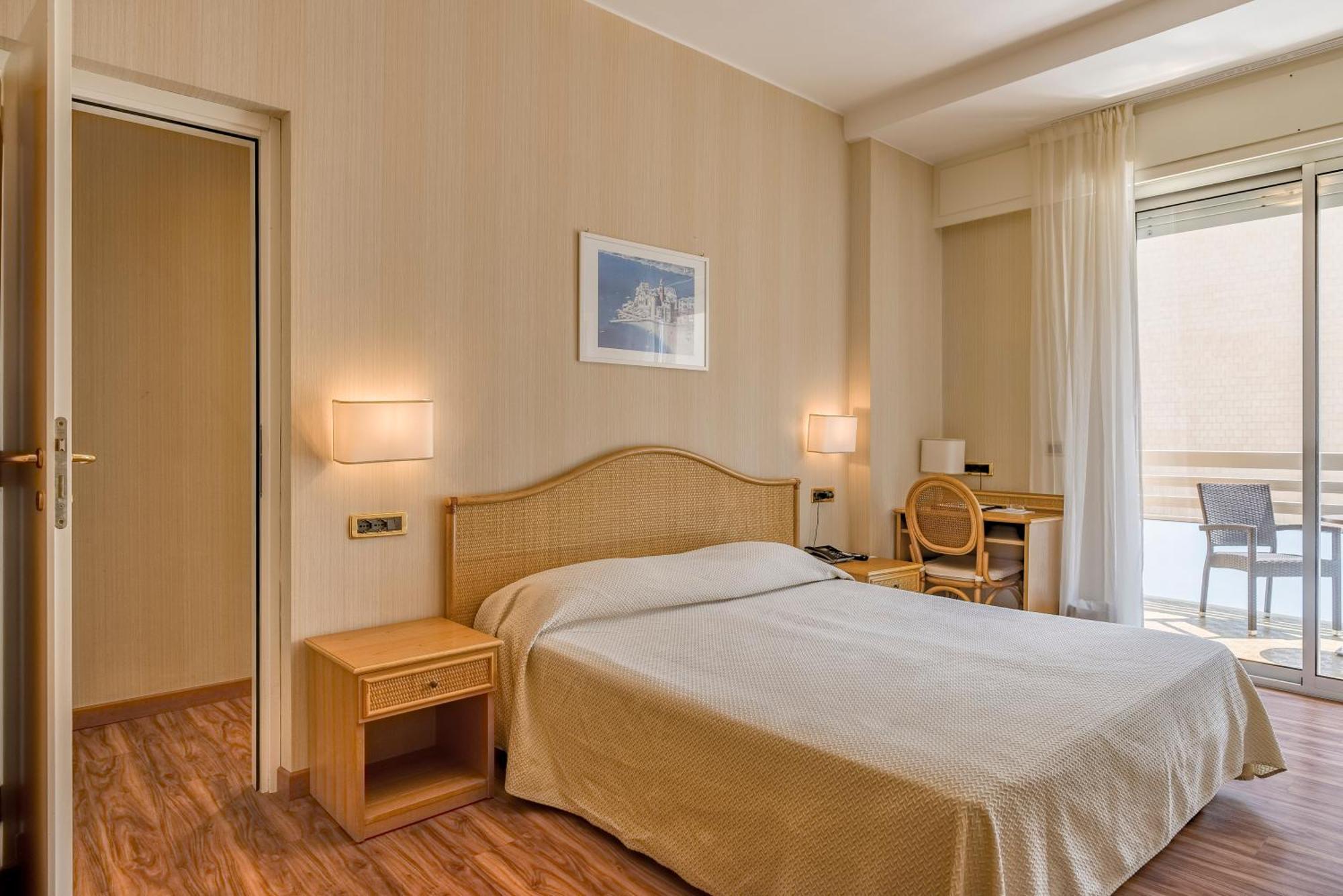 Classic Double or Twin Room,1661638185:JPEG