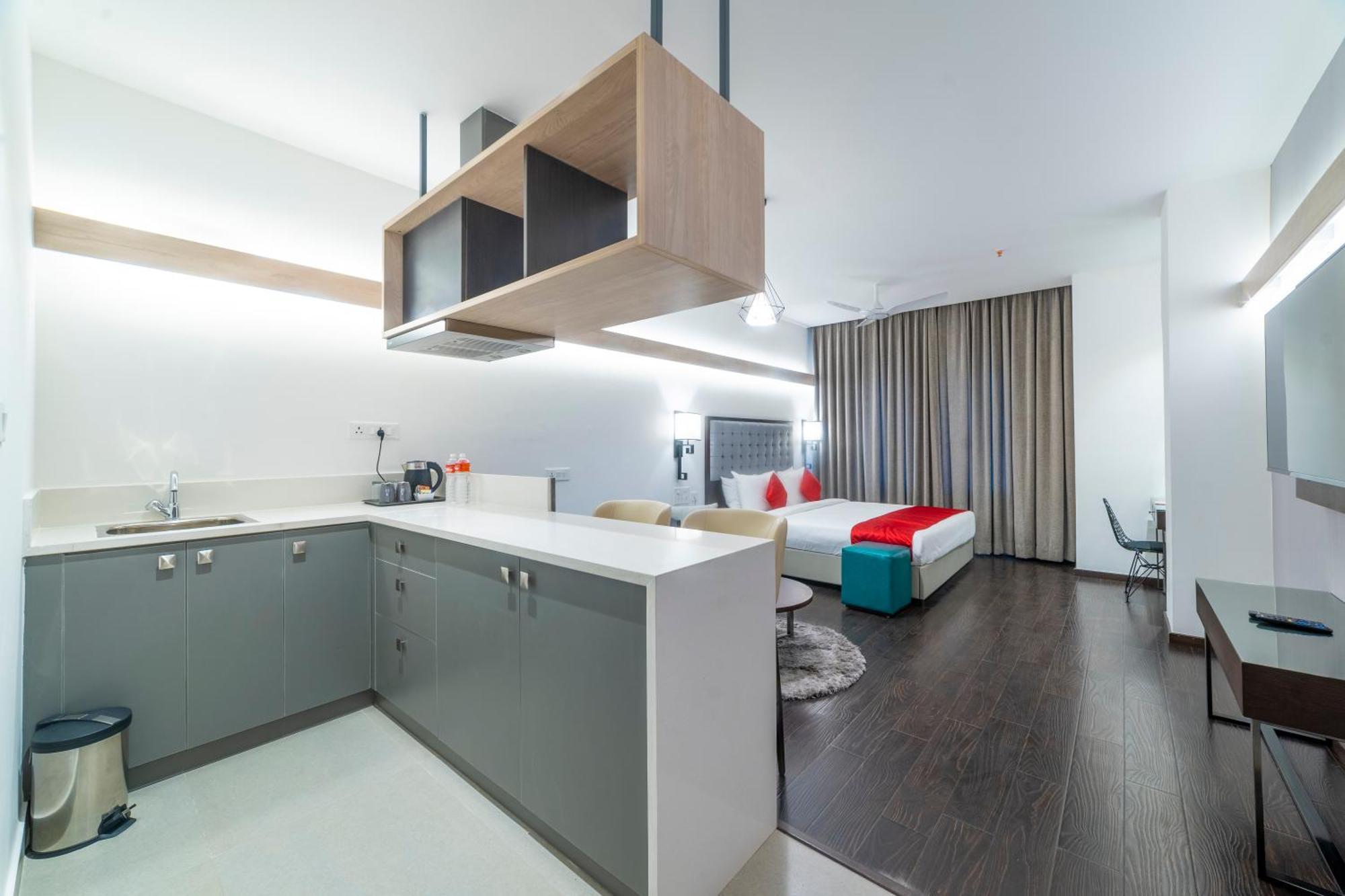 Studio Suite Higher floor with 10% off on Food & Beverages with a-la-carte selection , 10% Off on Laundry service for upto 2 clothing item(s)