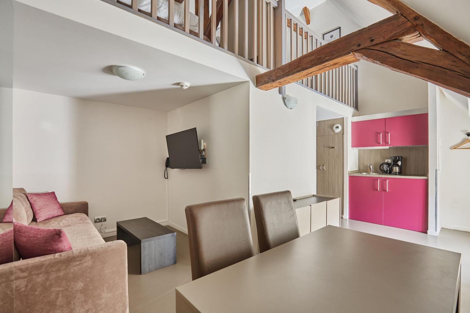 One-Bedroom Apartment