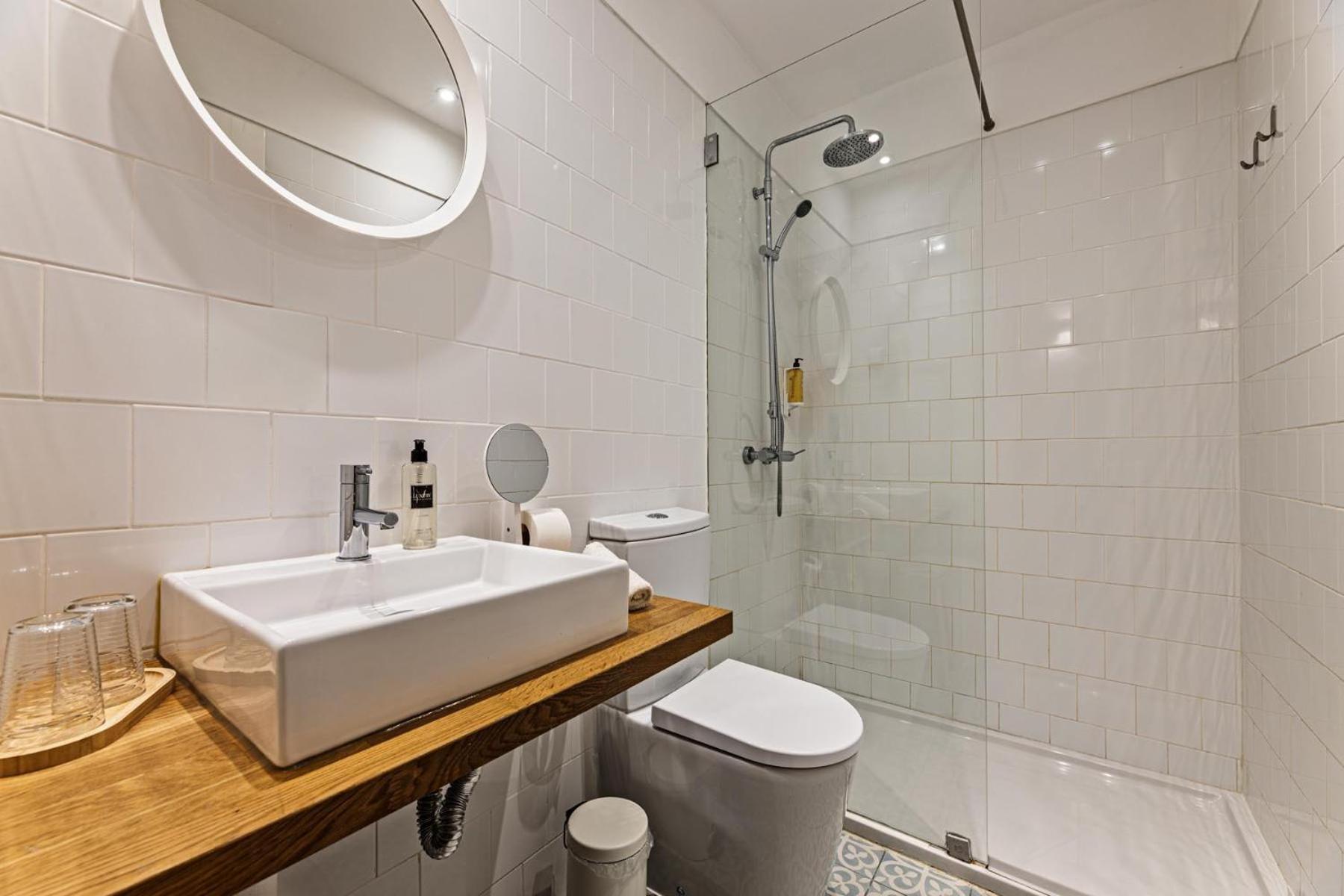 Double Room Private Bathroom