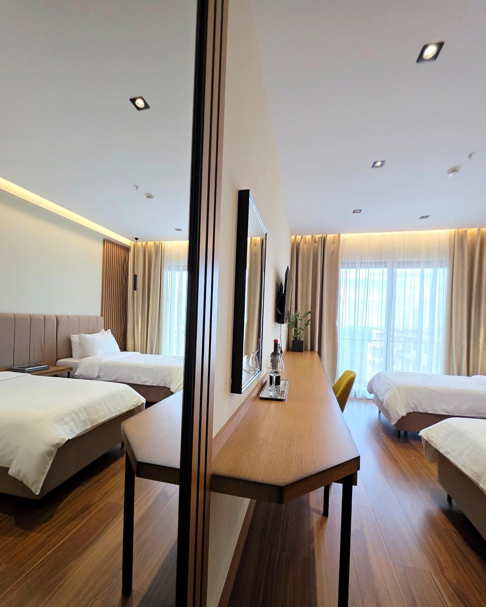 Deluxe Twin Room with Sea View