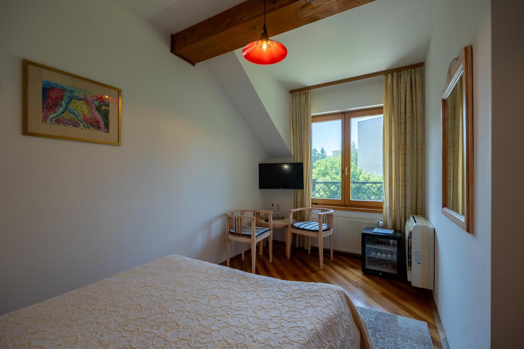 4 - Star Standard Single Room upper floors no elevator