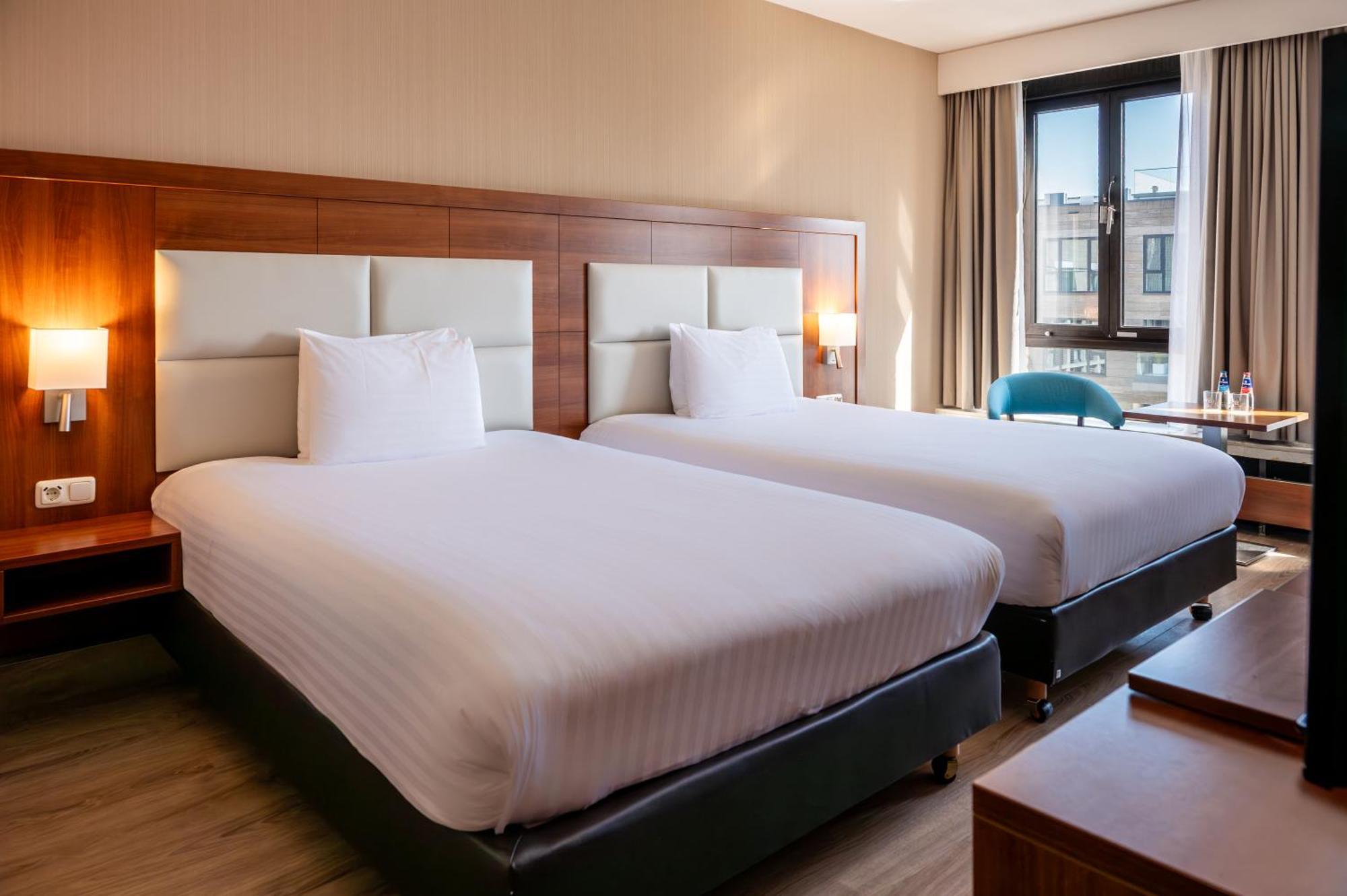 Standaard Kamer met 2 Queensize Bedden