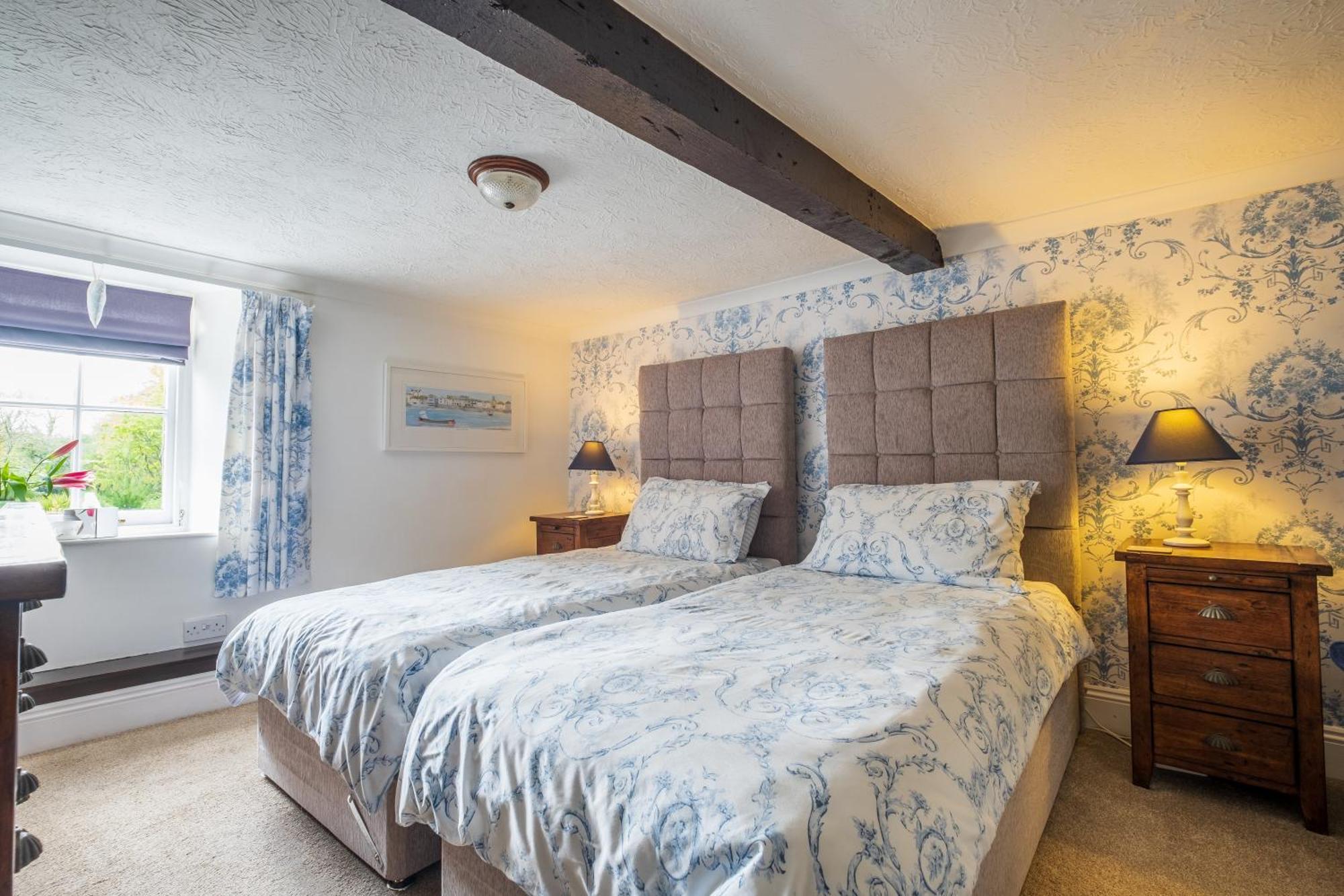 Classic Twin Room with Garden View