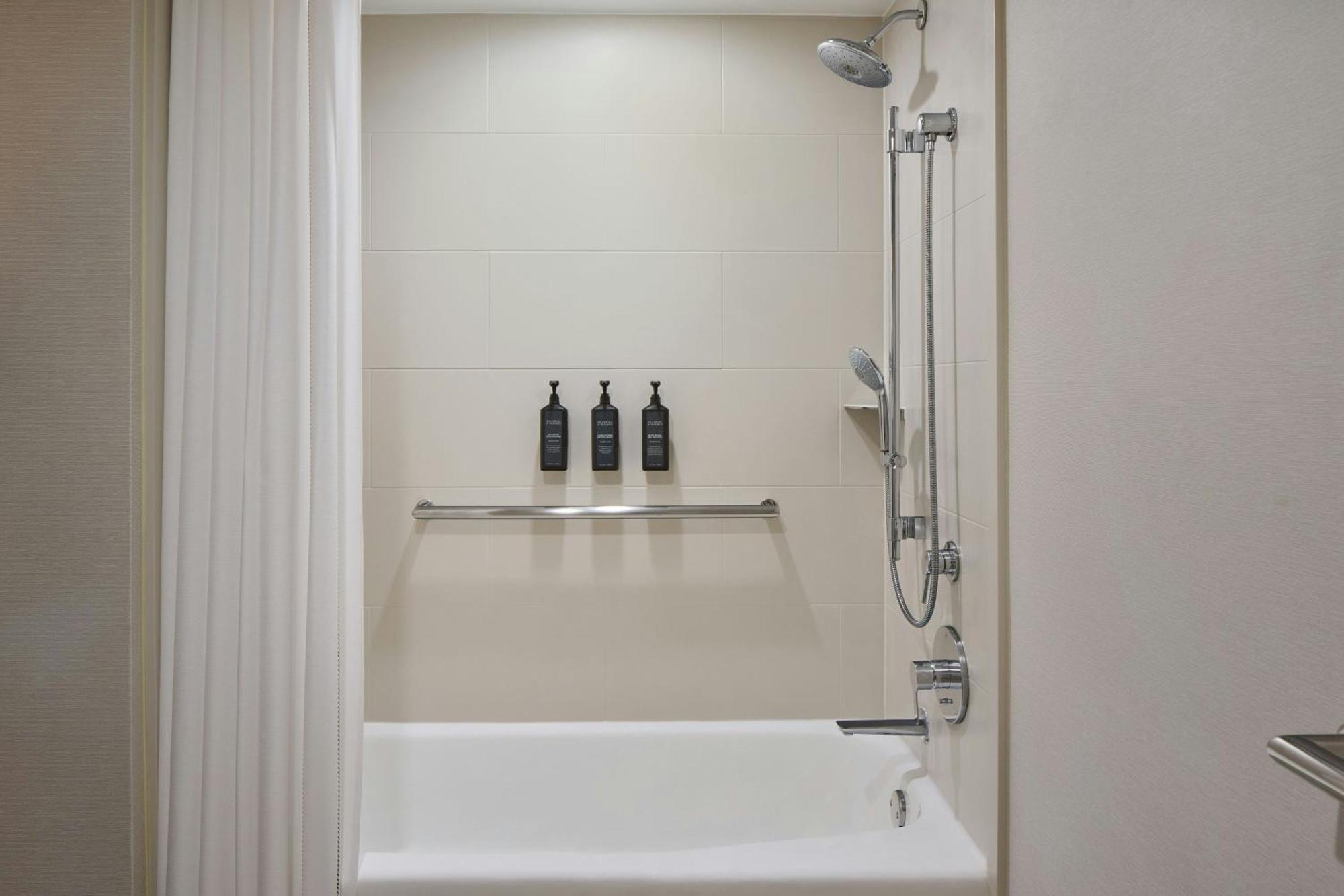 One Bedroom King Suite,1697798836:JPEG