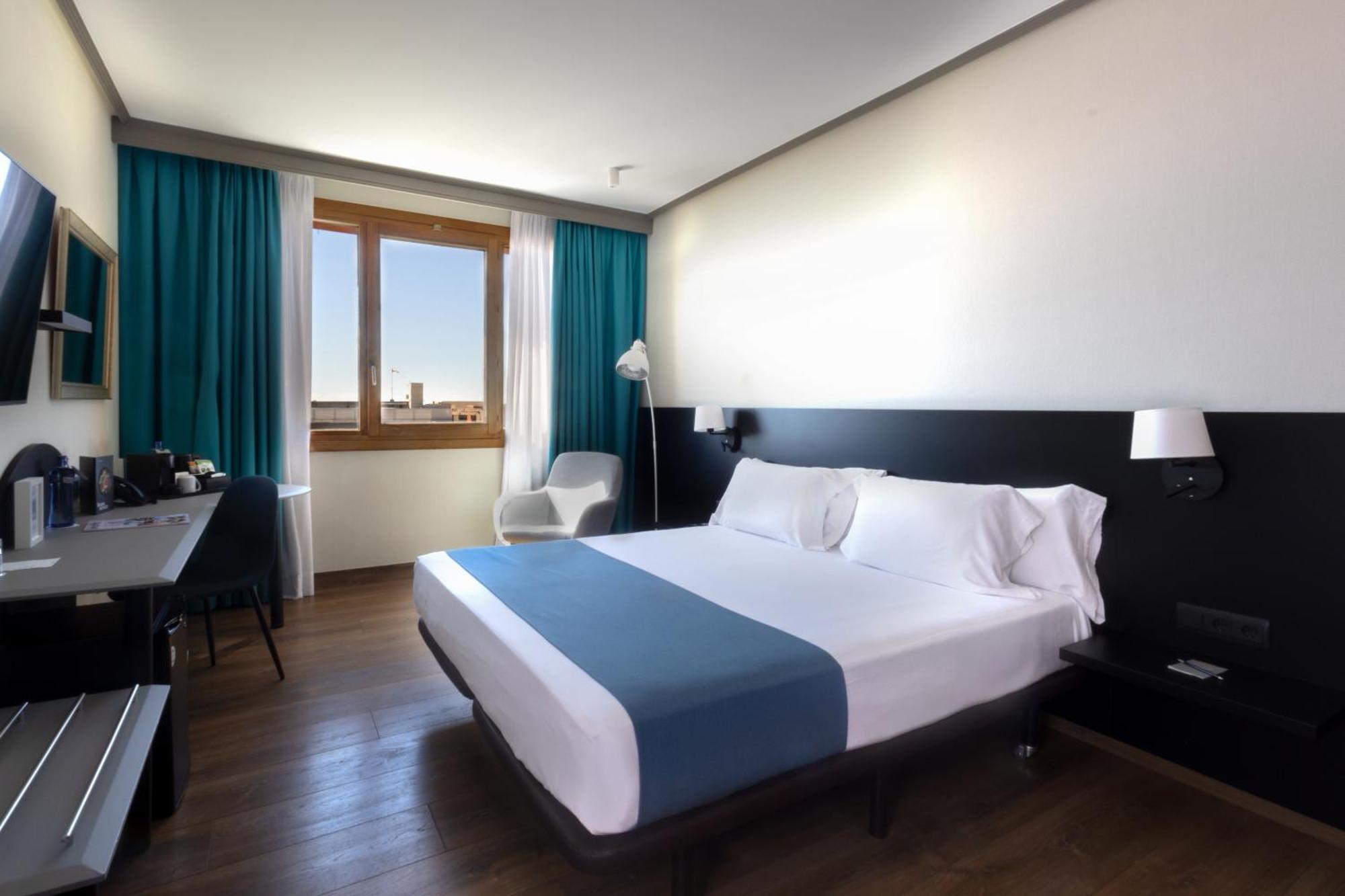 Standard Double or Twin Room,1698850101:JPEG