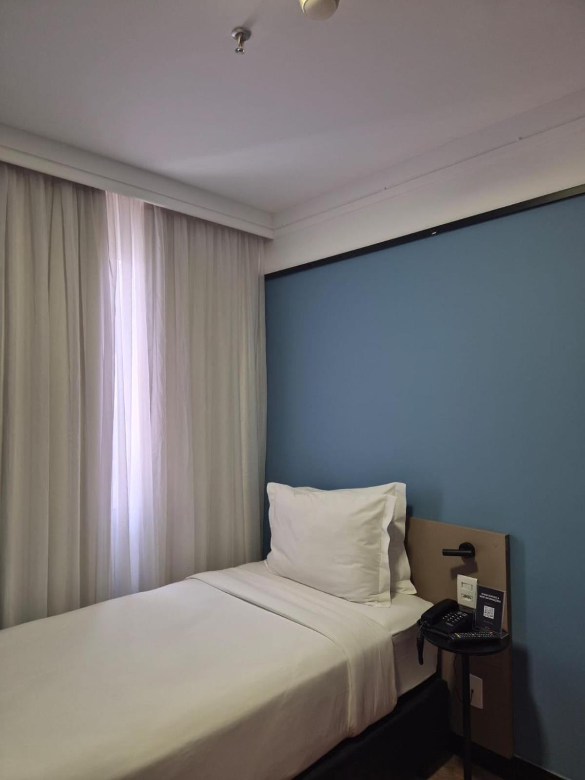 Estúdio Individual com Cama de Solteiro