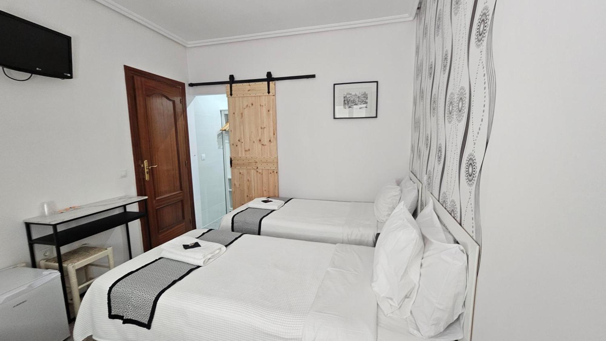 Basic Triple Room