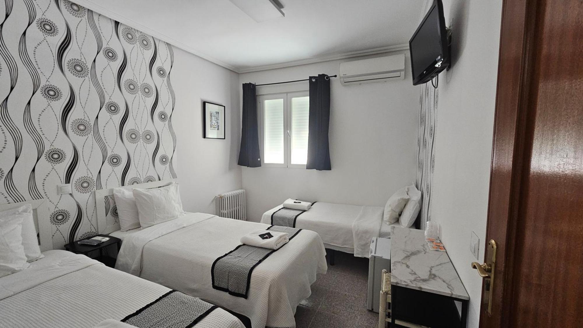 Basic Triple Room