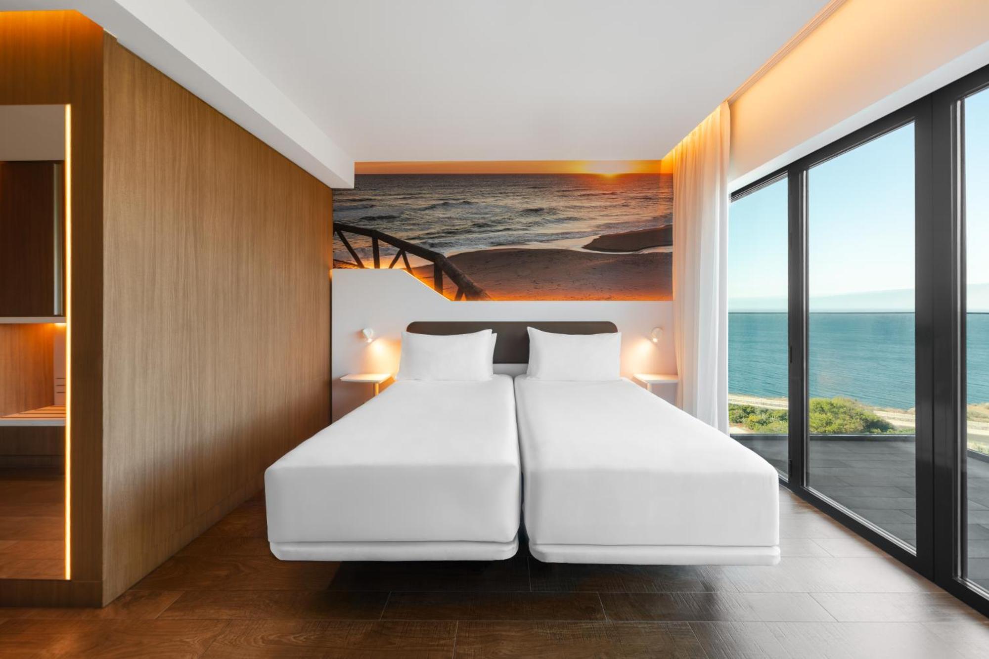 Quarto Queen ou Twin com Varanda e Vista Mar
