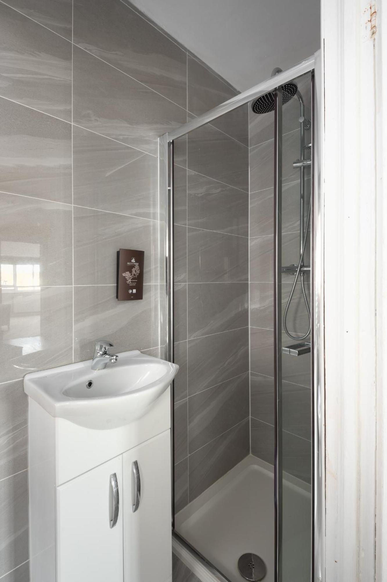 Executive Suite,1699304122:JPEG