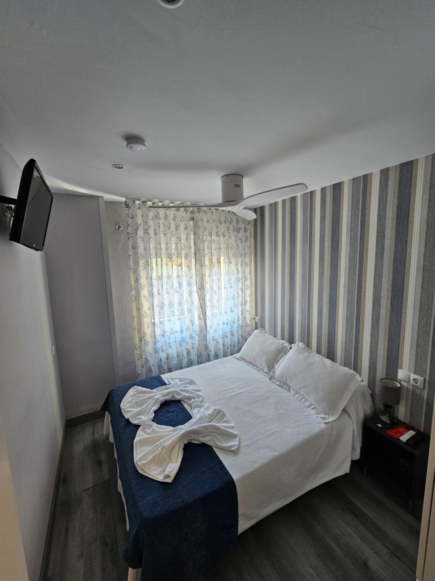 Double Room Private Bathroom