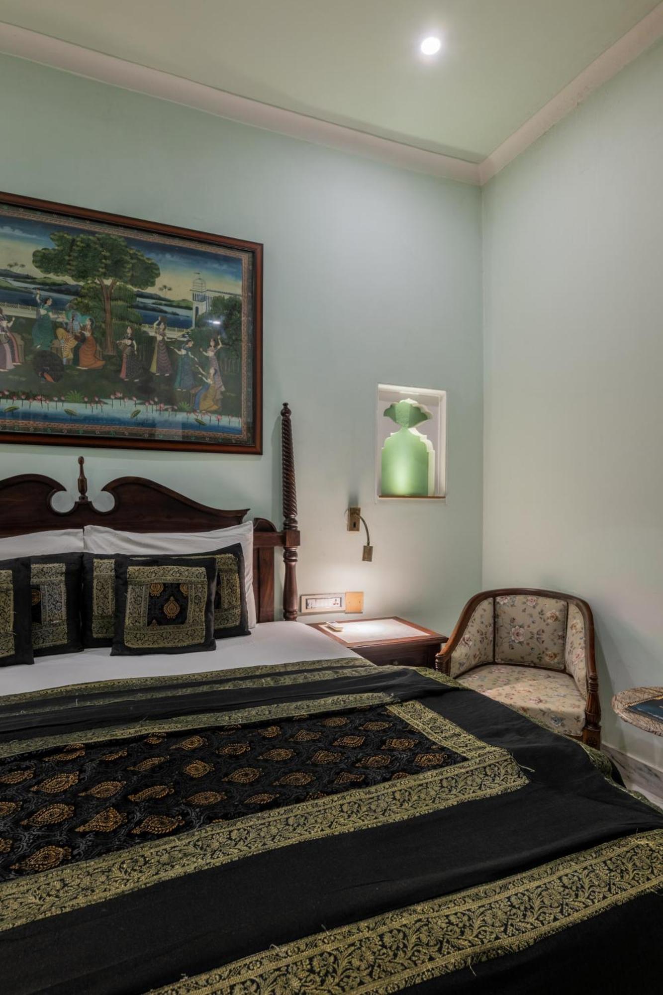 Premium Room Late Check-Out upto 2 hours subject to availabilityEarly Check upto 2 hours subject to availability on Food & Beverage services,1703570565:JPEG