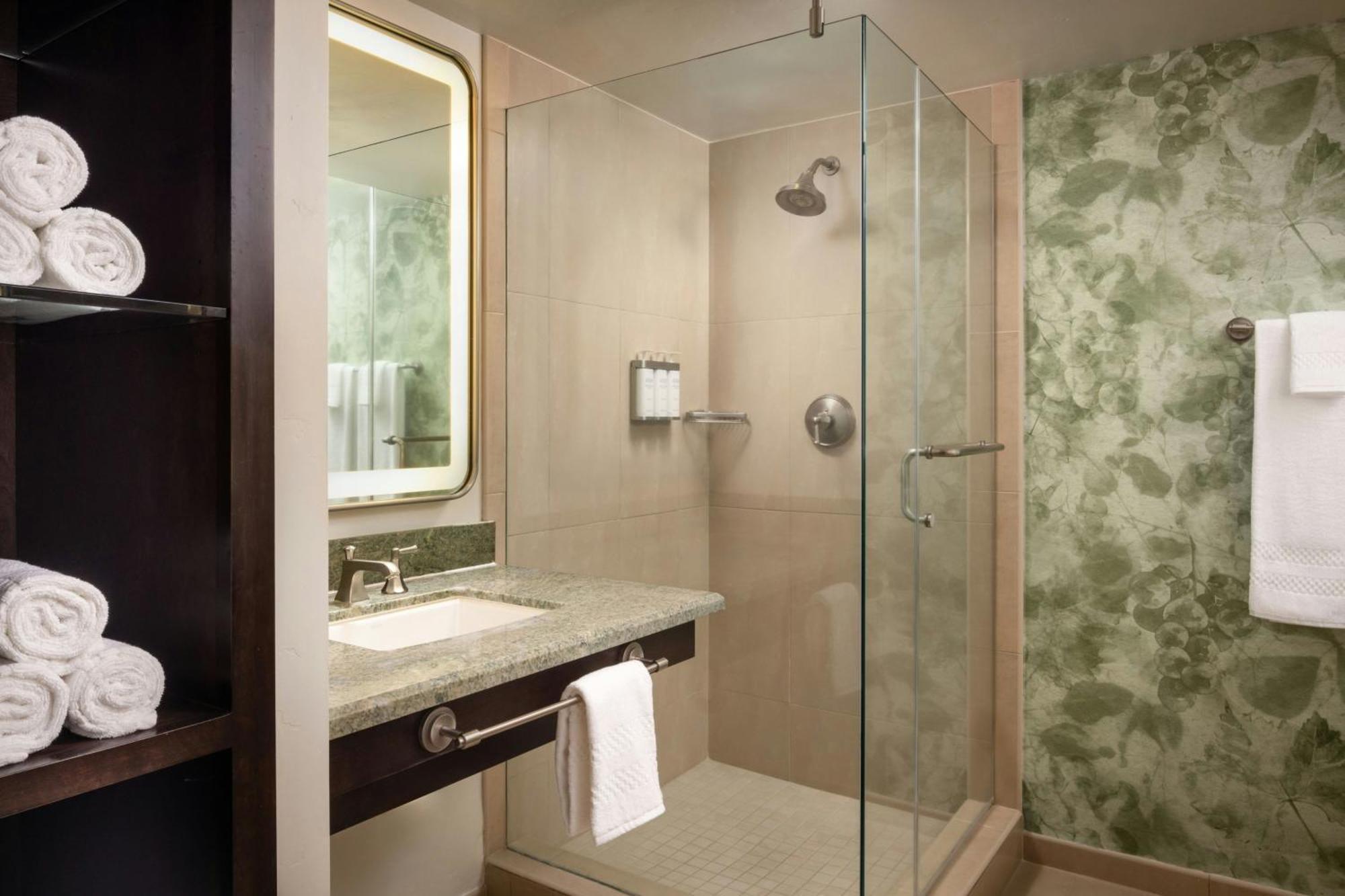 Queen Room City View