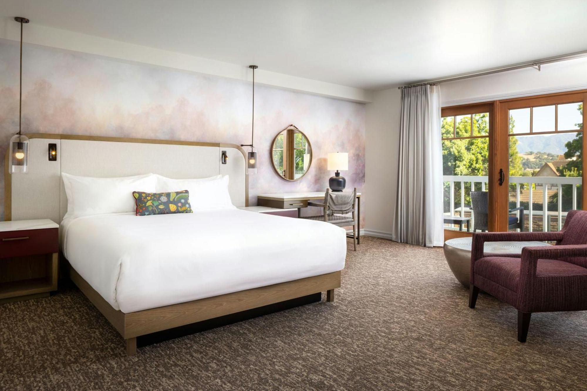 King Suite Sofa Bed Pool View