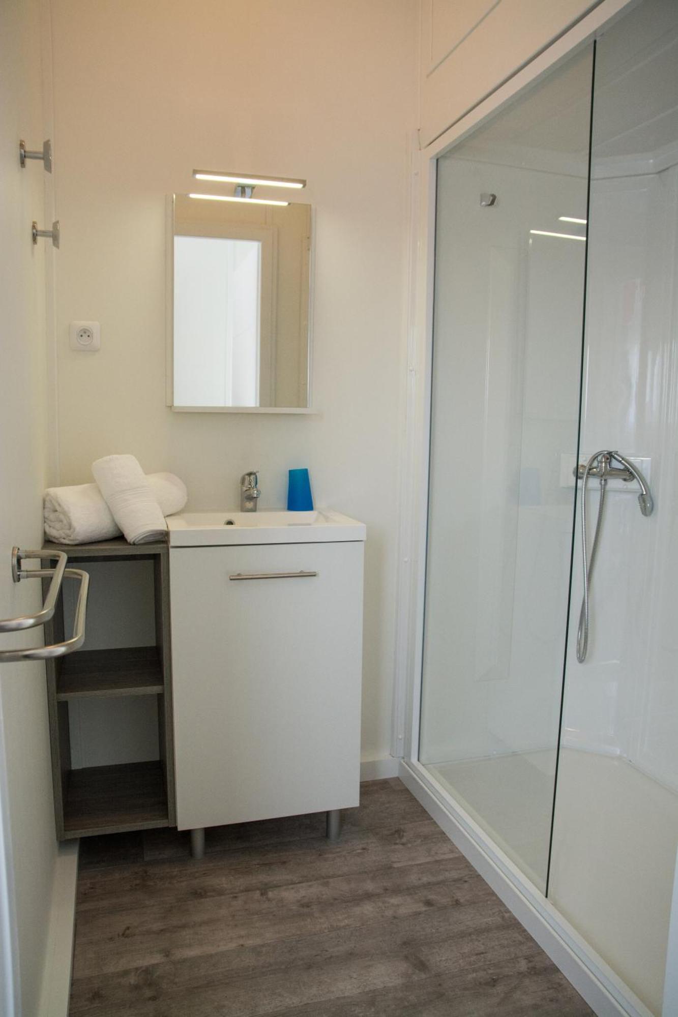 Studio,1705048988:JPEG