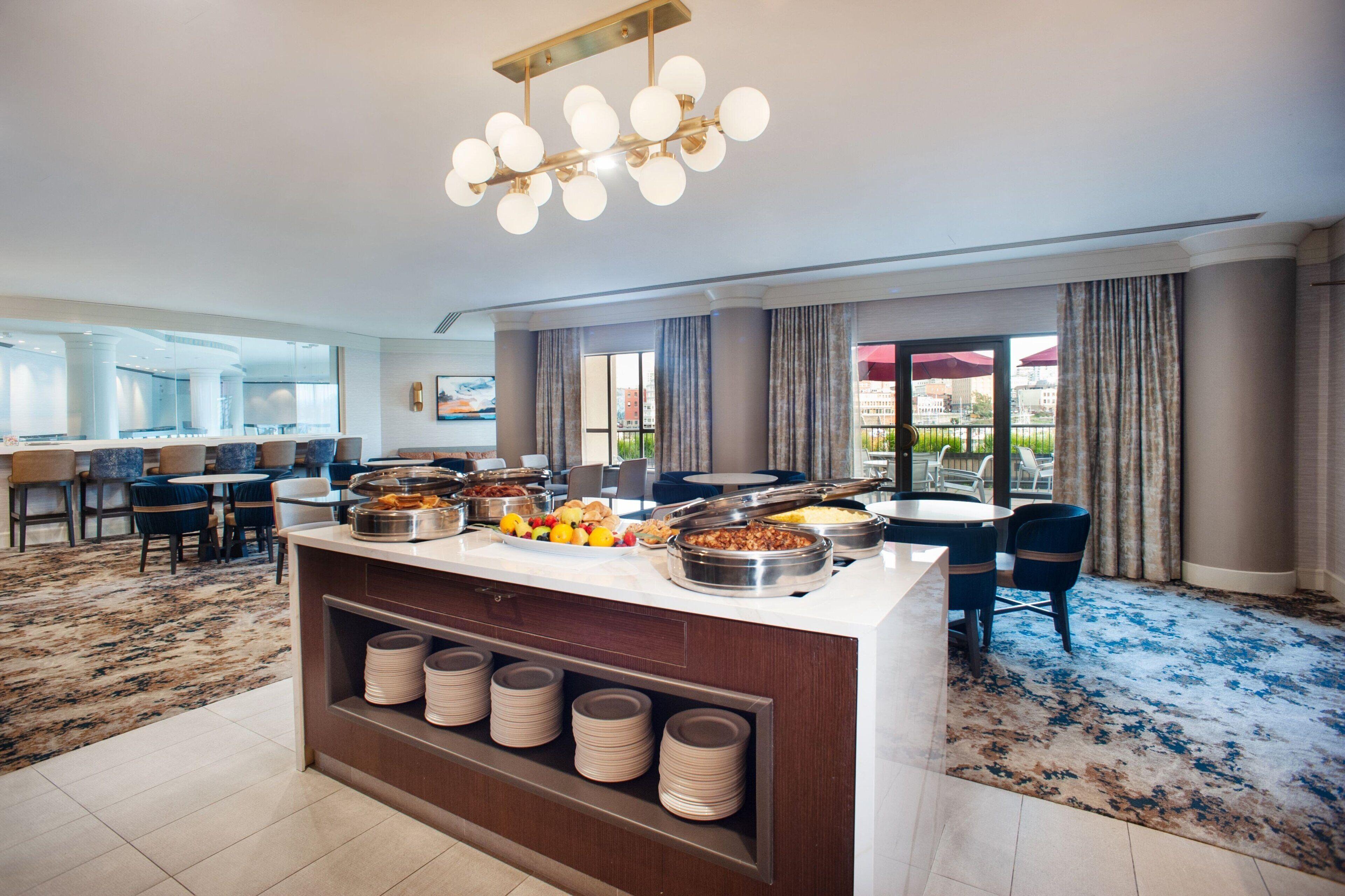 Club King Room