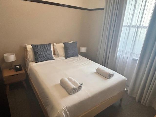 Queen Room Shared Bathroom,1710623378:JPEG