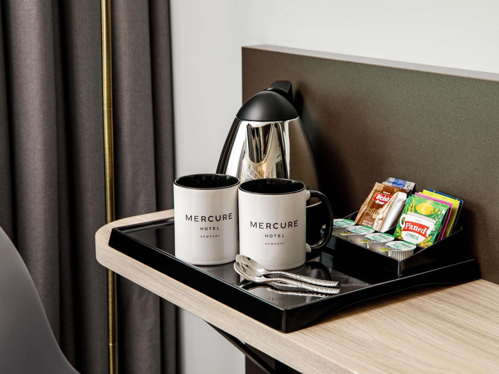 Standard Twin Room with City Side