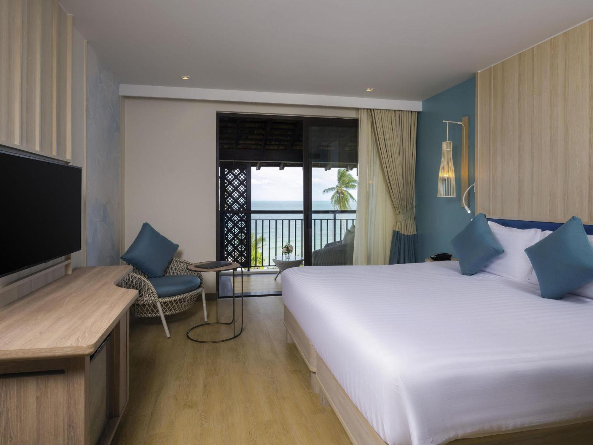 Deluxe Double Room with Sea View - Beach Side