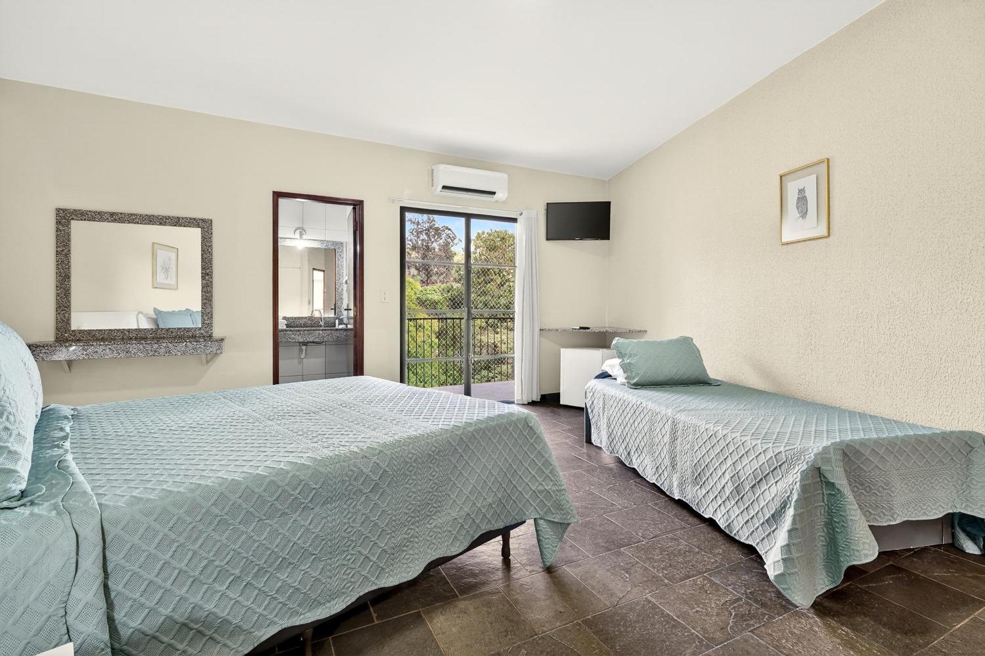 Standard Room,1731396937:JPEG