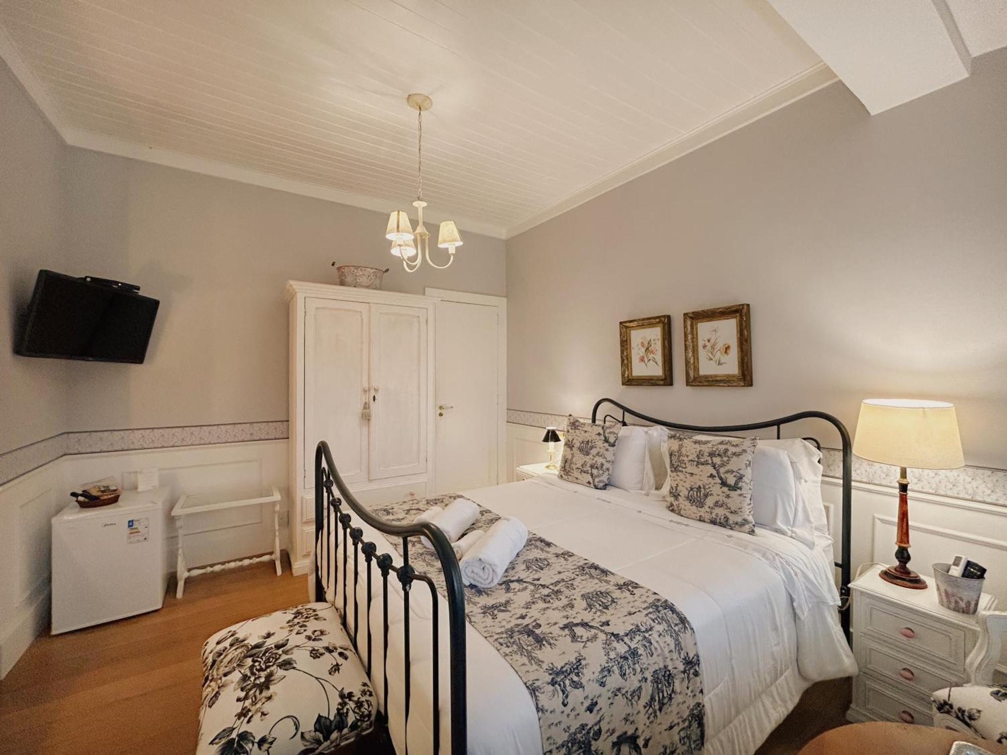 Standard Double Suite