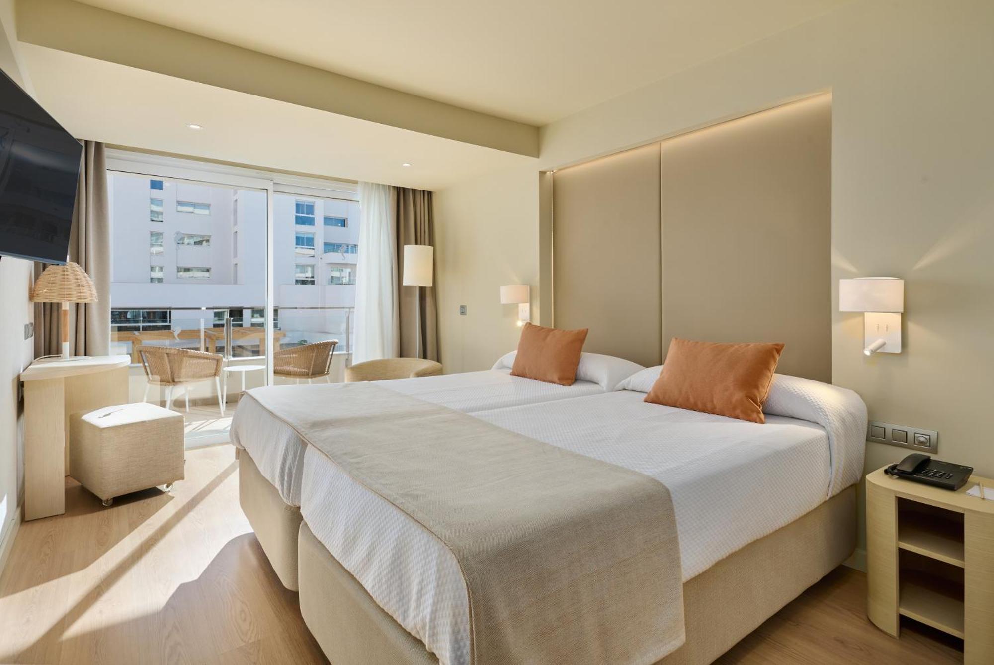 Double Room with Pool View,1739383489:JPEG