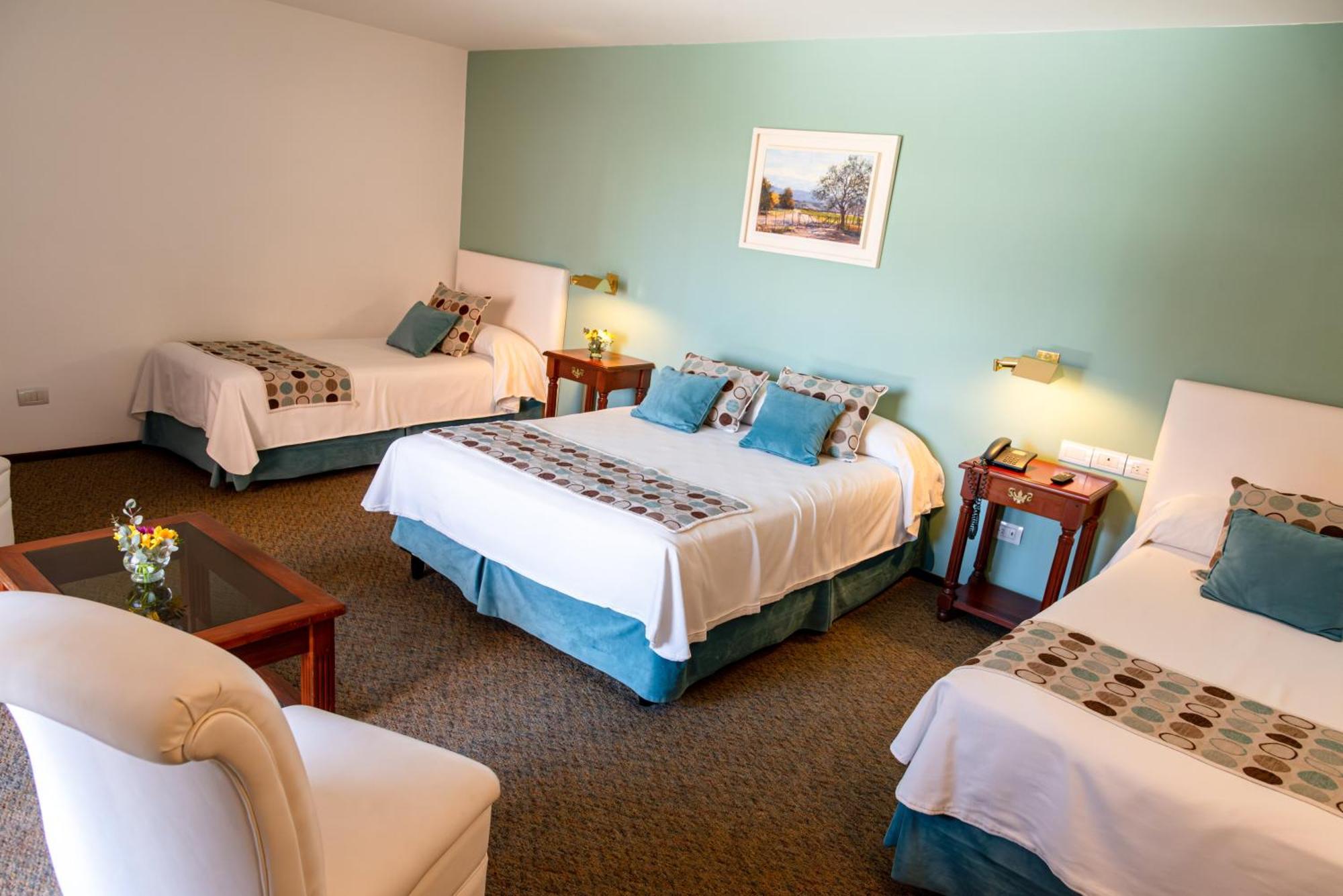Triple Room,1739436008:JPEG
