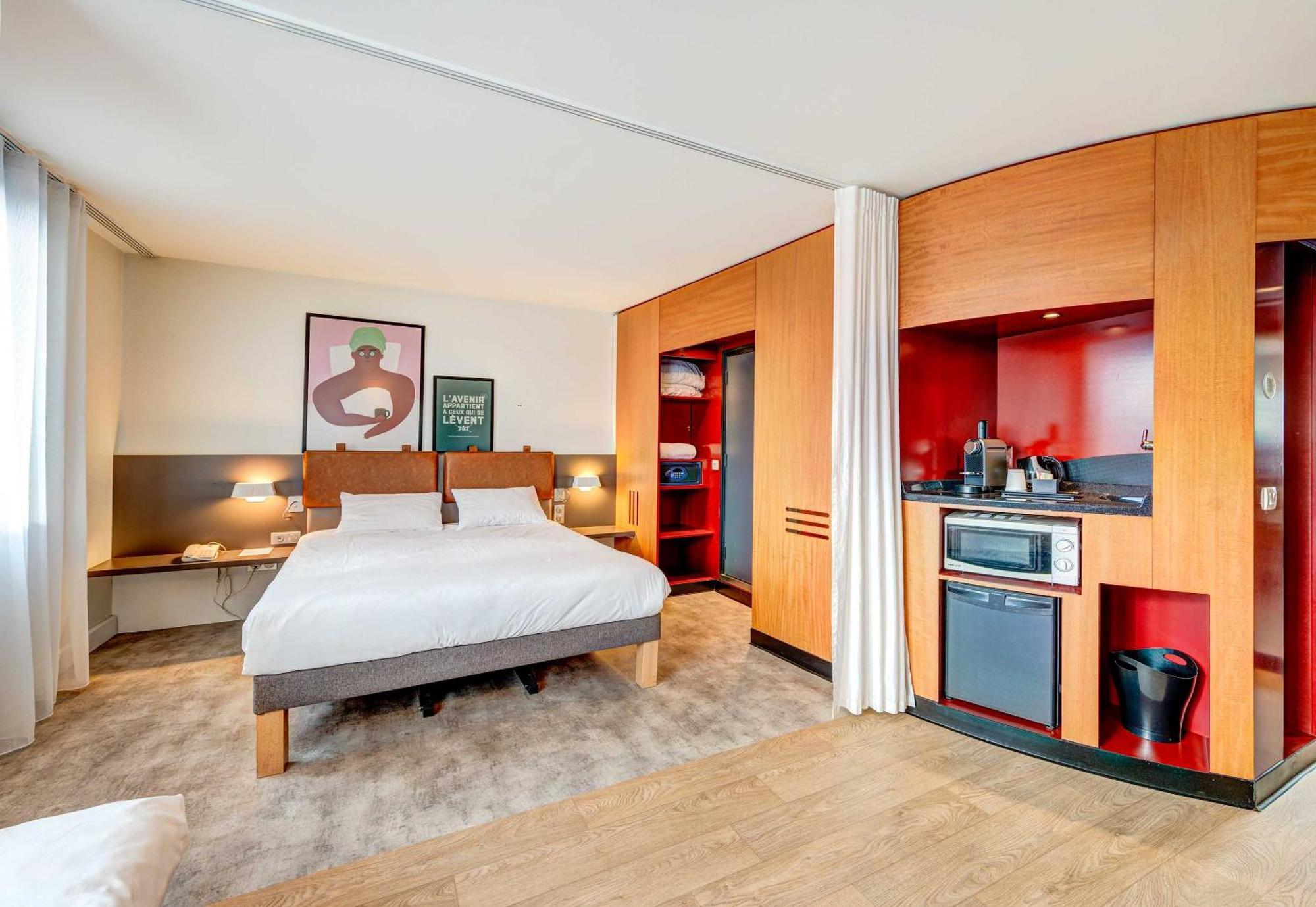 Double Room,1742616491:JPEG