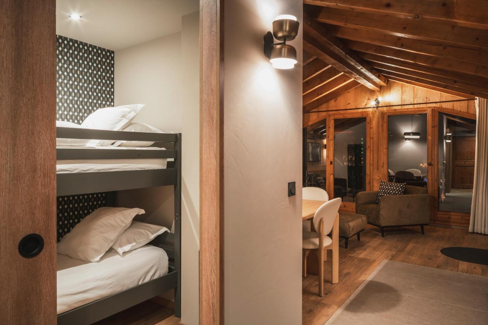 2 Cabins Rooms,1742799798:JPEG