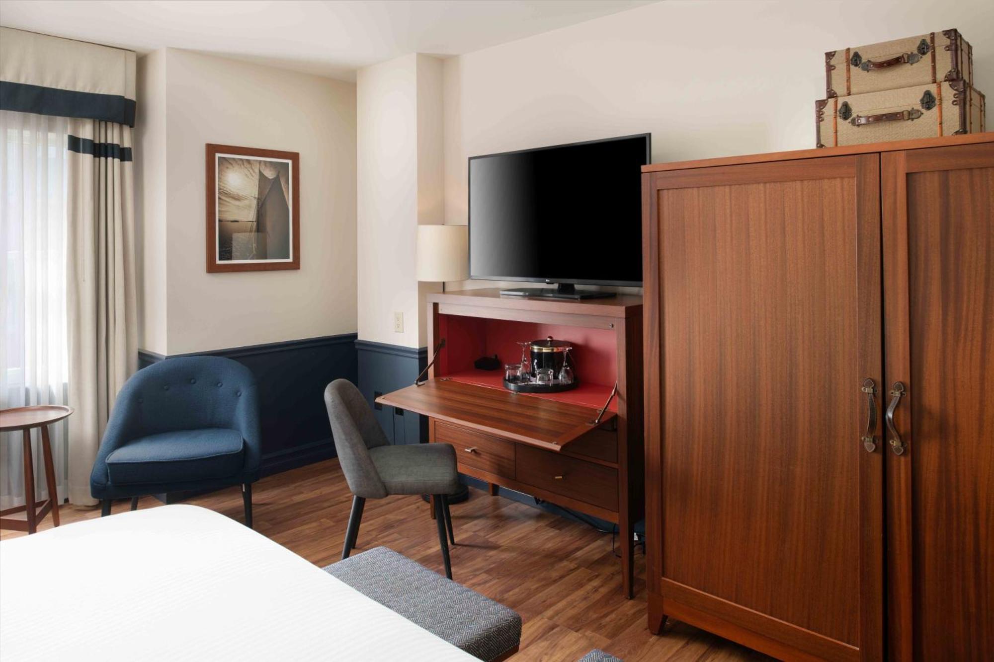 Deluxe King Room,1742929329:JPEG