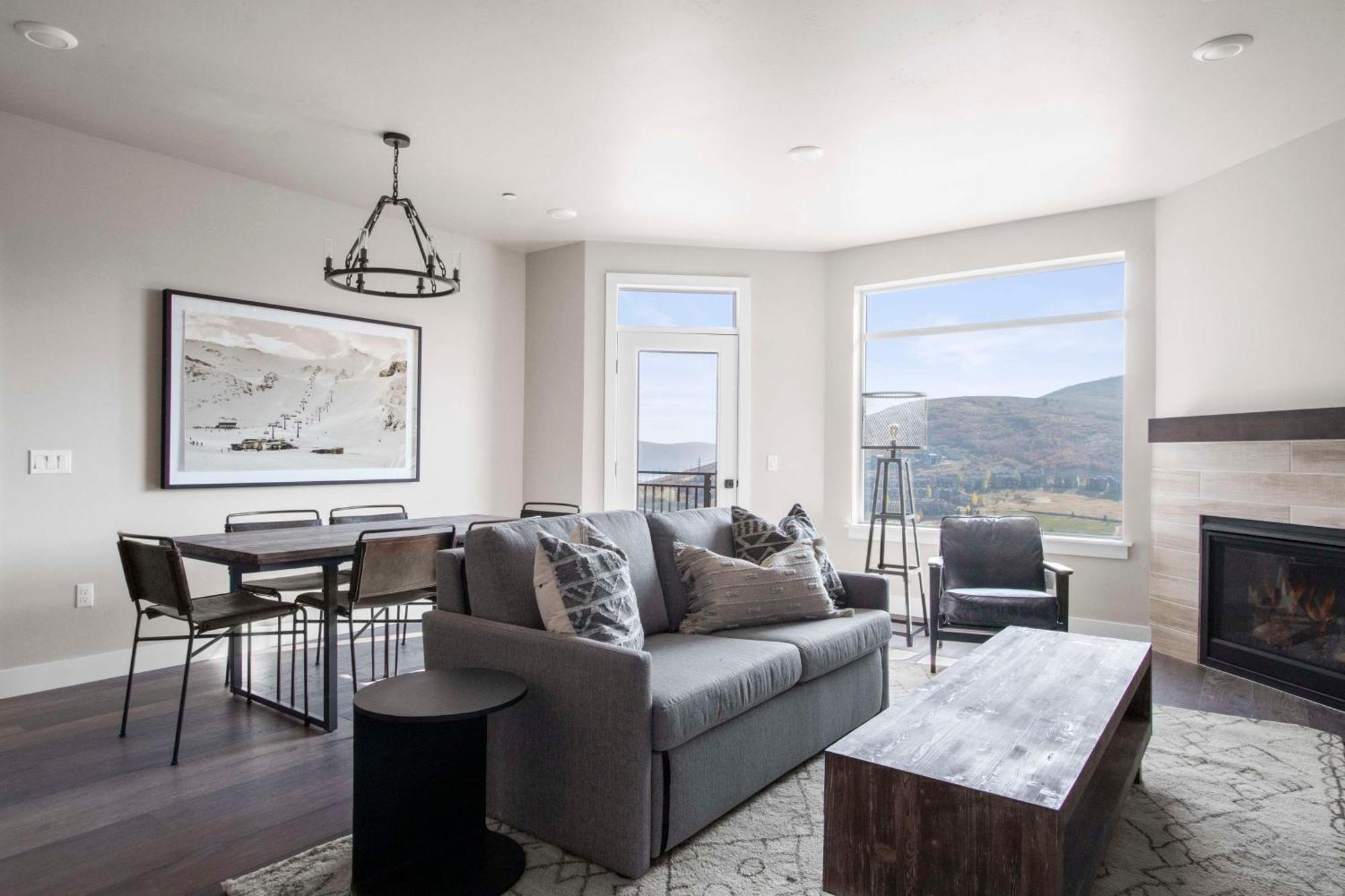 One-Bedroom Mountain View Suite - 1 King, Sofa Sleeper,1743372094:JPEG